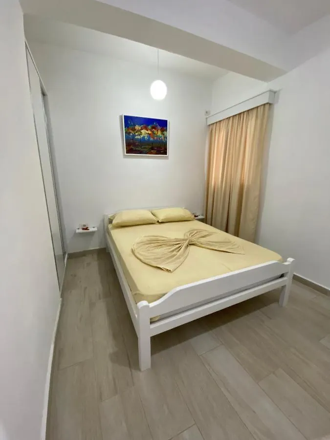 Hotel Andrea Saranda 0*,  Arnavutluk