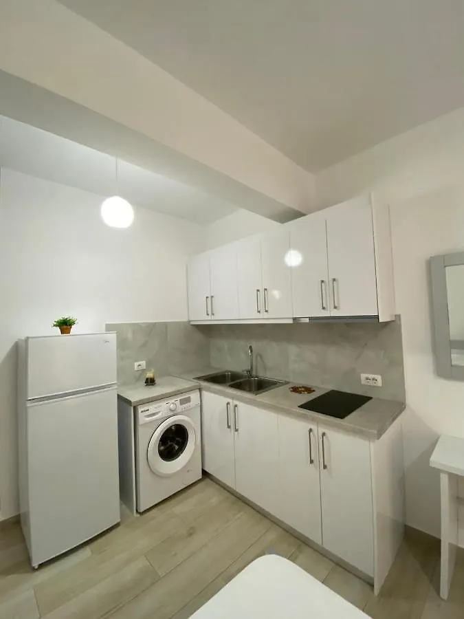 Appartement Hotel Andrea Sarandë