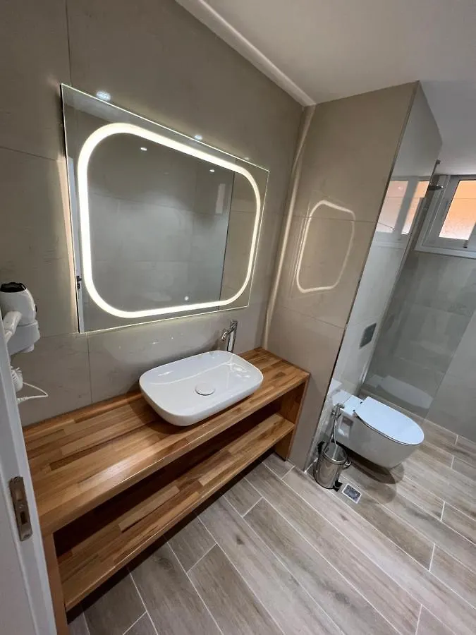 Appartement Hotel Andrea Sarandë